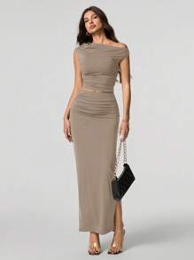 SHEIN Tall 2 件套：女式不对称领口短袖 T 恤 + 迷你裙