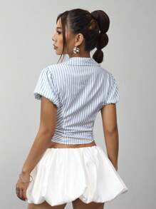 SHEIN ICON 性感条纹泡泡袖短款女衬衫 - 藍白色 - 查看 2