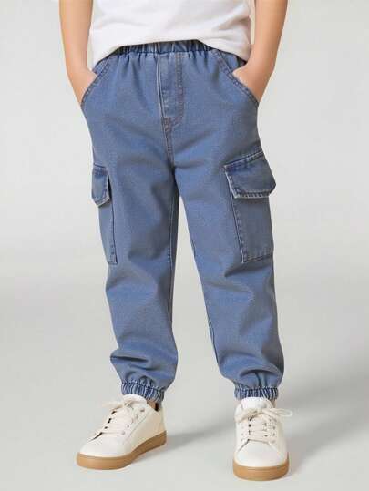 SHEIN 男童时尚双口袋水洗牛仔裤，舒适时尚，适合户外运动和日常穿着