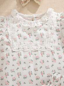 SHEIN Ensemble 2 pièces de style campagnard pour fille, blouse à manches courtes à fleurs et mini-jupe dans des couleurs claires. Convient pour les sorties quotidiennes, au printemps/été - Beige - Voir 4