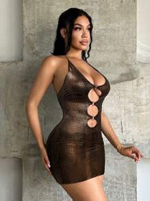 SHEIN SXY Vestido de tirantes finos con anillo de metal hueco decorativo en el cuello halter, sexy