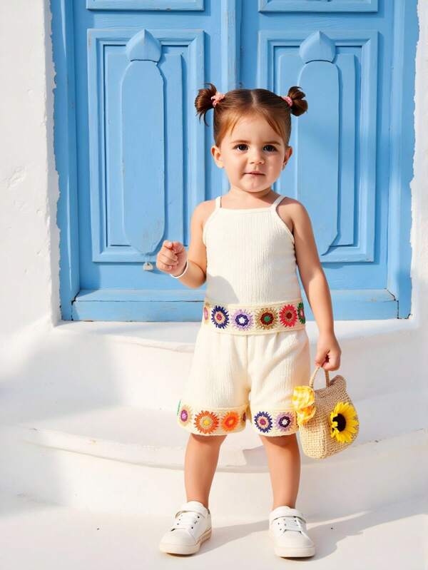 SHEIN 2pcs/Set Young Girl Crocheted Sunflower Decor Camisole Top & Textured Fabric Pants