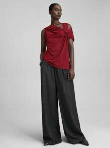 Ontre 2025 夏秋季女式纯色不对称领口褶皱设计适合夏季假日上衣、沙滩上衣、派对上衣、百搭上衣、节日上衣、休闲上衣、百搭办公室/工作服 - 酒紅色 - 查看 2