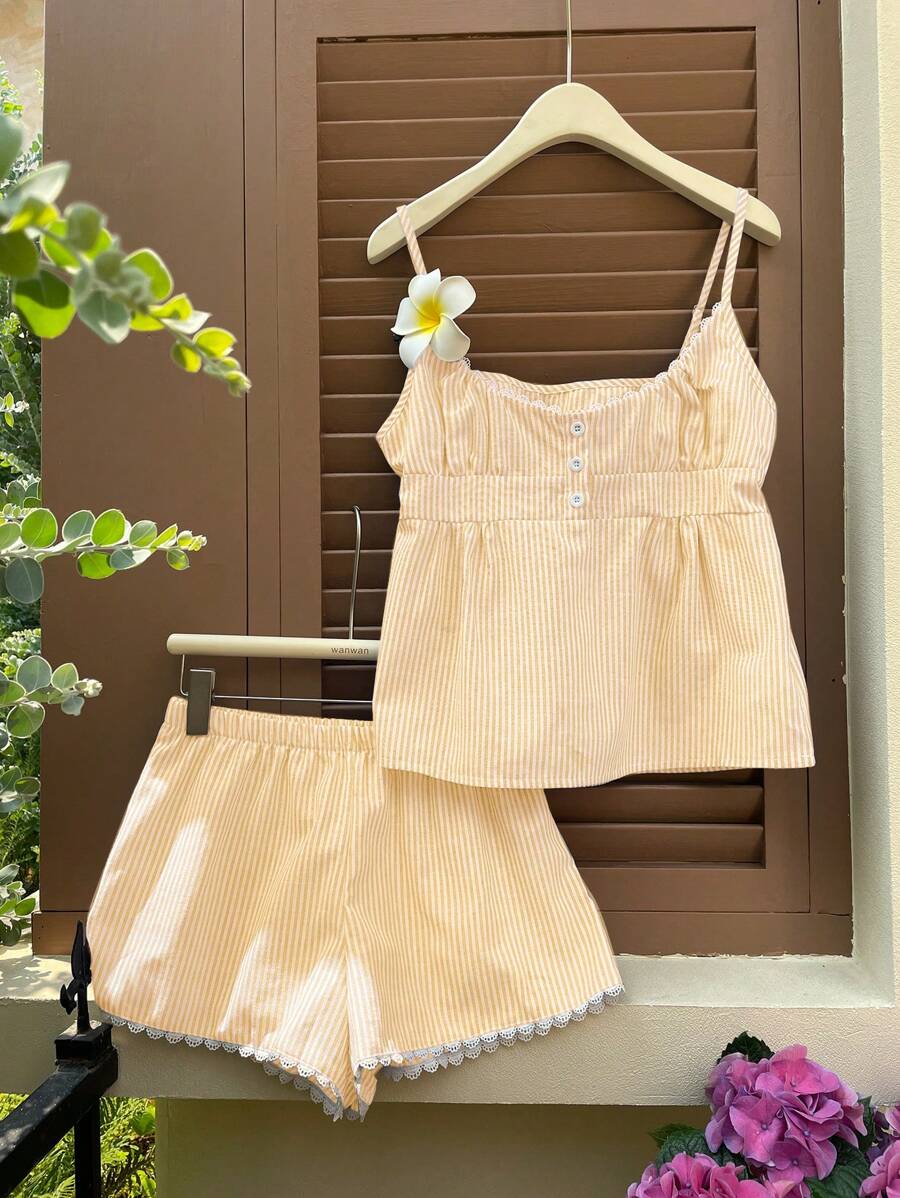 Comfortcana Bộ đồ nữ 2 mảnh áo hai dây kẻ sọc và quần short, kỳ nghỉ hè - Màu vàng - Xem 1