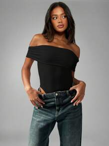 MISSGUIDED 露肩翻领 Bardot 紧身衣修身弹力塑身衣，非常适合俱乐部派对节日场合穿着 - 黑色 - 查看 2