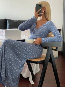DAZY Long Ditsy Floral V-Neck Ruched Design Slim Fit Nightdress, Pajama Dress, Fall - Blue - View 4