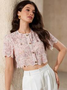 Aveloria Rosie Áo cánh thêu màu hồng Sakura, thiết kế cổ tròn phía trước hở với thêu 3D, viền sóng cho vẻ ngoài duyên dáng, vải mềm mại, áo mùa xuân lãng mạn ôm sát dành cho nữ - Nhiều màu - Xem 5