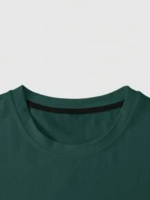 Manfinity Homme Camiseta masculina de manga curta com design minimalista, estilo urbano, cropped, caimento oversized, estilo moderno e simplista, roupa casual moderna para o dia a dia, ótimo presente para namorado, camisetas oversized para festas - Verde escuro - Ver 4