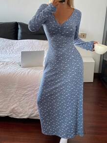 DAZY Long Ditsy Floral V-Neck Ruched Design Slim Fit Nightdress, Pajama Dress, Fall - Blue - View 3
