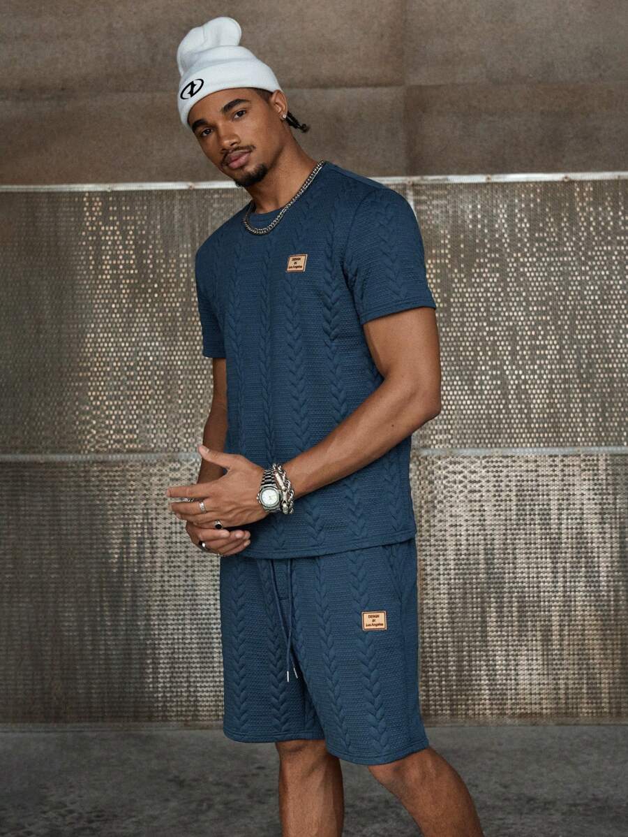 AXEPEAK 2pcs/Set Men Short Sleeve Minimal Design T-Shirt And Front Tie Shorts, Casual Set Summer Outfit, Streetwear Essentials
