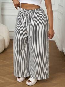 SHEIN PETITE CURVE Große Größen Sommer Loose Fit Gestreifte Casual Hose mit Gummibund und Kordelzug, Strandurlaub, Sommer, geeignet für kleinere Personen - marineblau - Übersicht 5