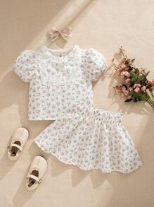 SHEIN Ensemble 2 pièces de style campagnard pour fille, blouse à manches courtes à fleurs et mini-jupe dans des couleurs claires. Convient pour les sorties quotidiennes, au printemps/été - Beige - Voir 2