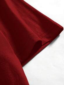 Manfinity EMRG 字母印花男士成熟休闲T恤，夏季时尚红黑图案T恤What The Heck Tshirt标语图案T恤男士图案T恤红色T恤 - 紅色 - 查看 3