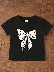 SHEIN Young Girl Polka Dot Bow Print Black Round Neck Short Sleeve T-Shirt And Heart Print Knit Skinny Shorts Cute 2-Piece Outfit, Summer Outfits Girls Outfit Sets Bow Clothes For Girls - White - View 6