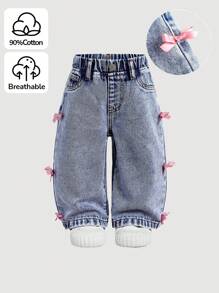 SHEIN Baby Girls' Y2K Cute Pink Bow Accent Loose Blue Denim Pants,Baby Girls New Year Cute Outfit, Denim Jeans - Light Wash - View 1