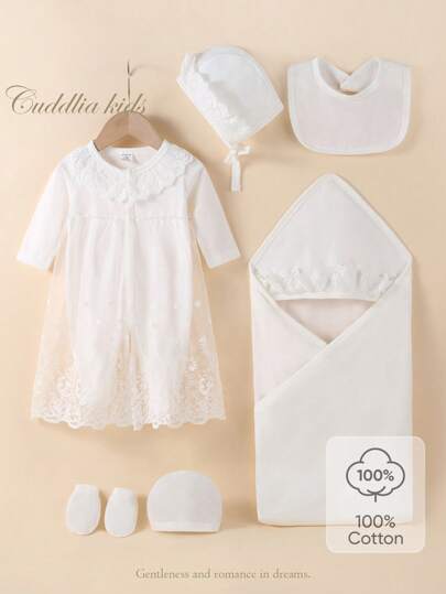 SHEIN Baby Girl Minimalistisk Vit Enfärgad Spetsklänning, Långärmad Romper, Mössa, Handskar, Haklapp, Presentbox Set