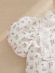 SHEIN Ensemble 2 pièces de style campagnard pour fille, blouse à manches courtes à fleurs et mini-jupe dans des couleurs claires. Convient pour les sorties quotidiennes, au printemps/été - Beige - Voir 9