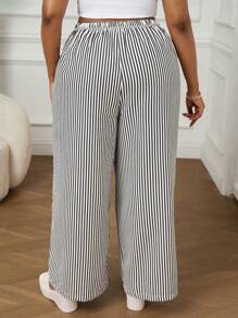 SHEIN PETITE CURVE Große Größen Sommer Loose Fit Gestreifte Casual Hose mit Gummibund und Kordelzug, Strandurlaub, Sommer, geeignet für kleinere Personen - marineblau - Übersicht 3