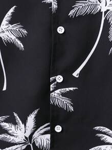SHEIN Camisa Y Pantalones Cortos Con Estampado De Árbol De Coco Para Preadolescentes Sin Camiseta Interior