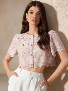 Aveloria Rosie Áo cánh thêu màu hồng Sakura, thiết kế cổ tròn phía trước hở với thêu 3D, viền sóng cho vẻ ngoài duyên dáng, vải mềm mại, áo mùa xuân lãng mạn ôm sát dành cho nữ - Nhiều màu - Xem 2