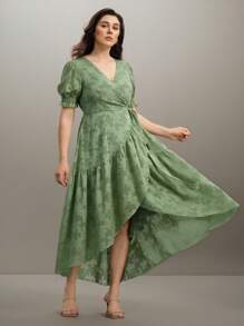 SHEIN Clasi Plus Size Women Elegant Jacquard V-Neck Puff Sleeve Pleated Tie Waist Midi Layered Asymmetrical Hem Dress, Suitable For Spring/Summer Gatherings - Green - View 5