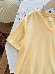Conjunto de 2 piezas de niña preadolescente con camiseta de manga corta con cuello en V minimalista y conjunto de pijama informal con estampado floral retro