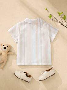 SHEIN 幼儿男童休闲米色条纹短袖 T 恤，适合日常穿着，春夏季