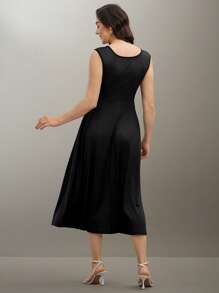 SHEIN Clasi Plus Size Women's Round Neck Sleeveless A-Line Midi Dress, Elegant Casual Summer Party Dress
