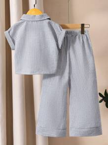 SHEIN 2件套少女条纹翻领无袖开衫上衣和直筒裤套装 - 黑與白 - 查看 2