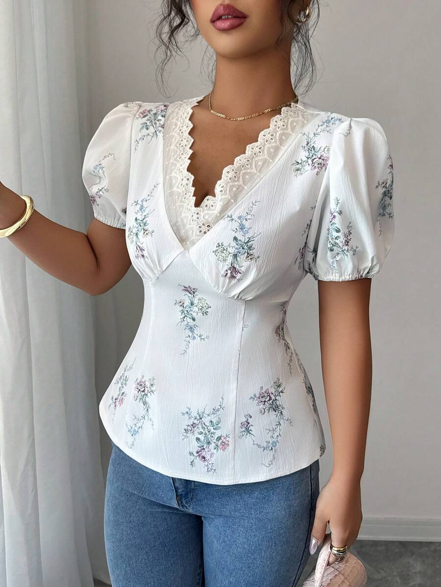 Modelyn 女式杏色浪漫花卉印花撞色蕾丝荷叶边修腰衬衫,短袖 - 杏色 - 查看 1