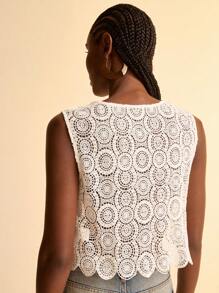 CAJUNI 女式波西米亚风热带白色刺绣不对称下摆休闲度假海滩短款上衣，春夏 - 白色 - 查看 2