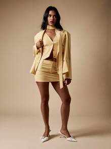 MISSGUIDED Conjunto de tres piezas con blazer, minifalda y corbata a juego, colección ejecutiva para uso profesional y de negocios, atuendo formal para fiestas - Amarillo - Ver 7