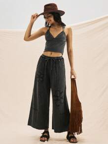 Easelle Women's Vintage Casual Black Distressed Garment Washed Patchwork Floral Wide Leg Cropped Pants, Spring/Summer - Black - View 2