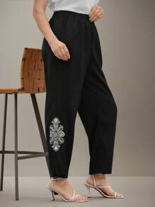 Flouryn Plus Size Women Skinny Pants With Ankle Floral Embroidery Fall Cloth For Women - Black - View 2