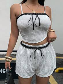 Flirla Ensemble 2 pièces pour femmes grandes tailles, confortable et décontracté avec dentelle et nœud papillon. Tenue d'été pour femmes - Blanc - Voir 1