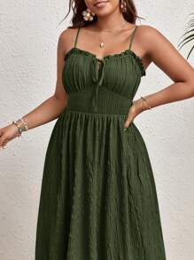 SHEIN VCAY 加褶饰边系带前吊带夏季波西米亚风连衣裙、沙滩裙、太阳裙、度假装、紧身胸衣裙 - 軍綠色 - 查看 5