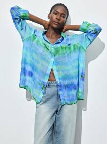Maija Camisa casual de ajuste holgado con botones, estampado de flores degradado para mujer, de uso versátil en las cuatro estaciones y para vacaciones en la playa, con estilo moderno y relajado, de manga larga en tela de gasa con efecto teñido anudado