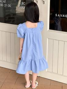 SHEIN Carino abito midi in poliestere azzurro chiaro per ragazze giovani con scollo quadrato e maniche corte a palloncino, ritorno a scuola per ragazze - Blu - Visualizzare 4