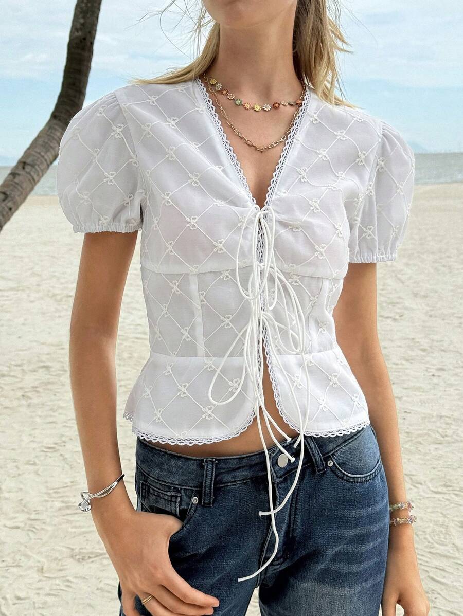 Jouncy 女士夏季休闲时尚度假蝴蝶结纹理 V 领泡泡袖前系带衬衫 - 白色 - 查看 1