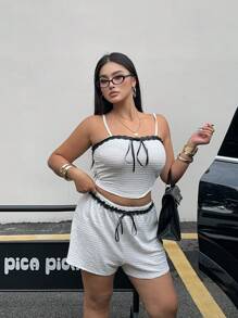 Flirla Ensemble 2 pièces pour femmes grandes tailles, confortable et décontracté avec dentelle et nœud papillon. Tenue d'été pour femmes - Blanc - Voir 4