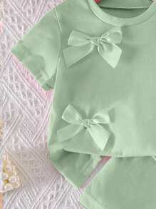 SHEIN Elladie kids 2 件套女孩休闲 T 恤，带 3D 蝴蝶结装饰和松紧腰短裤套装，甜美日常穿着 - 綠色 - 查看 4