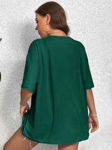 SHEIN Essnce Plus Embroidery Letter Pattern Drop Shoulder Tee Plus Size T Shirt Girls - Dark Green - View 2