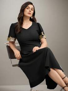 SHEIN Clasi Damen Große Größen A-Linie Midi-Kleid mit V-Ausschnitt und taillierter Taille, Sommermode, Farbblock Vintage Stickerei Bordüre Kurzarmkleid - Schwarz - Übersicht 6