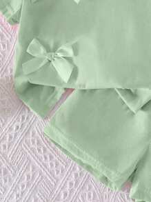 SHEIN Elladie kids 2 件套女孩休闲 T 恤，带 3D 蝴蝶结装饰和松紧腰短裤套装，甜美日常穿着 - 綠色 - 查看 5