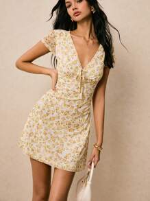 Poéselle Vestido mini de mujer de manga corta con cuello en V y nudo delantero, con estampado floral para el verano