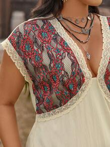 LanaWest 大码 V 领蕾丝边拼接短袖连衣裙 - 彩色 - 查看 1