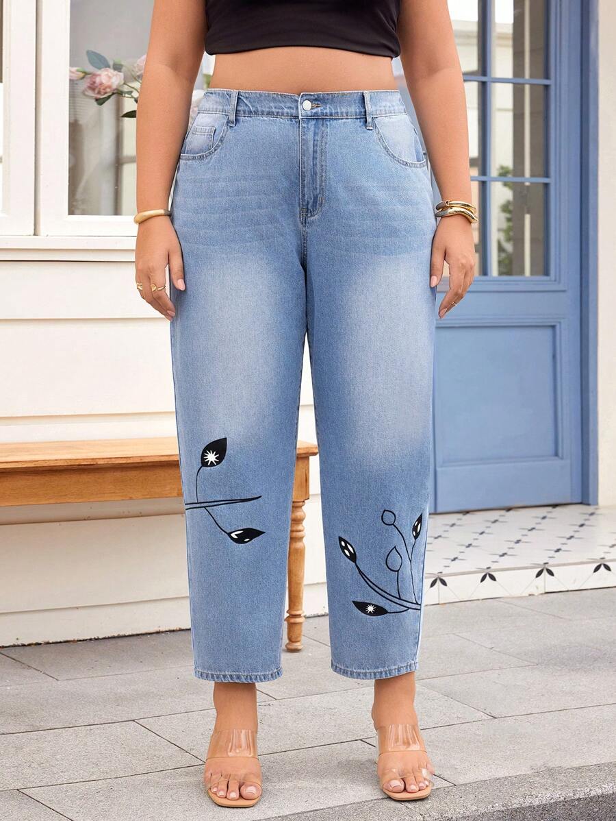 SHEIN Essnce Große Größen Jeans mit Blumenmuster und Taschen, vielseitig einsetzbar
