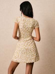 Poéselle Vestido mini de mujer de manga corta con cuello en V y nudo delantero, con estampado floral para el verano