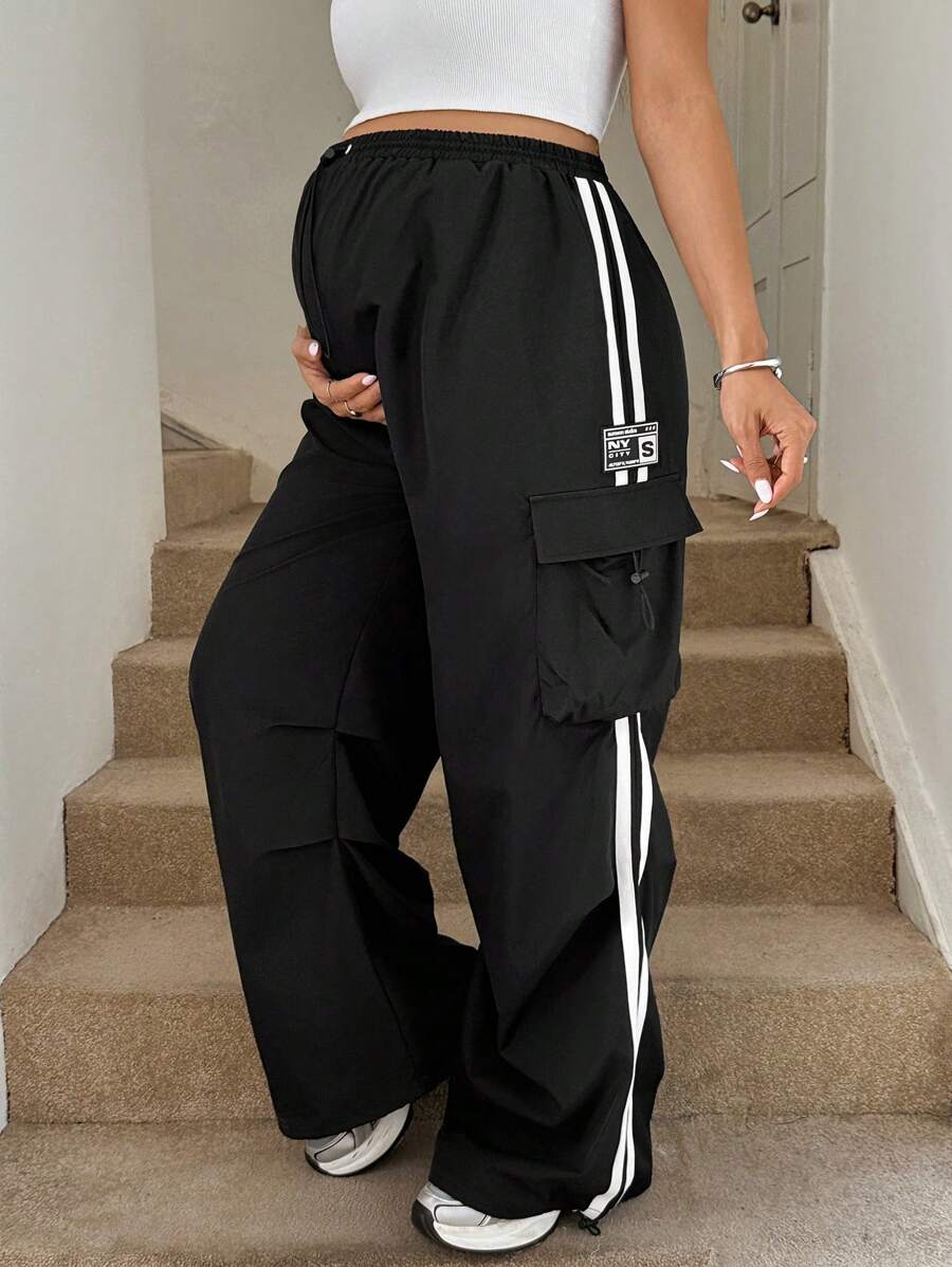 SHEIN Pantalones cargo de maternidad con bordados de rayas y letras - Negro - Ver 1