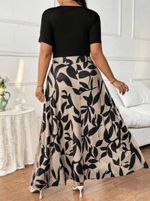 SHEIN Frenchy 大码休闲简约印花拼布长款修身连衣裙，针织面料，适合休闲度假，休闲家居服，绿色连衣裙 - 卡其色 - 查看 2